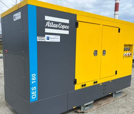 50HZ frekanslı güç jeneratörü QES180, dizel motor yakıtı ve elektrikli / geri dönüş başlatma yöntemi ile çalıştırılır