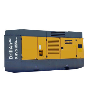 Siyah Taşınabilir Kompresör XRVS1350 429 Kw ve 975 L Dizel Tank Kapasitesi En Son Mobil Çözüm