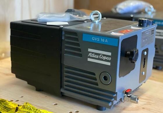 Vakum pompası GVS16A 0.9kw Motor gücü Su buharı limiti 15mbar Yarım iletken üretimi ve araştırması için tasarlanmıştır